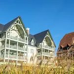 Pierre & Premium Presqu'ile De La Touques Apart-hotel